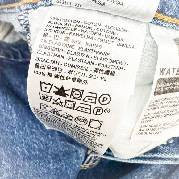 Levi's Wedgie Straight Raw Hem Button-Fly Denim Jeans Size 26 - Picture 7 of 9